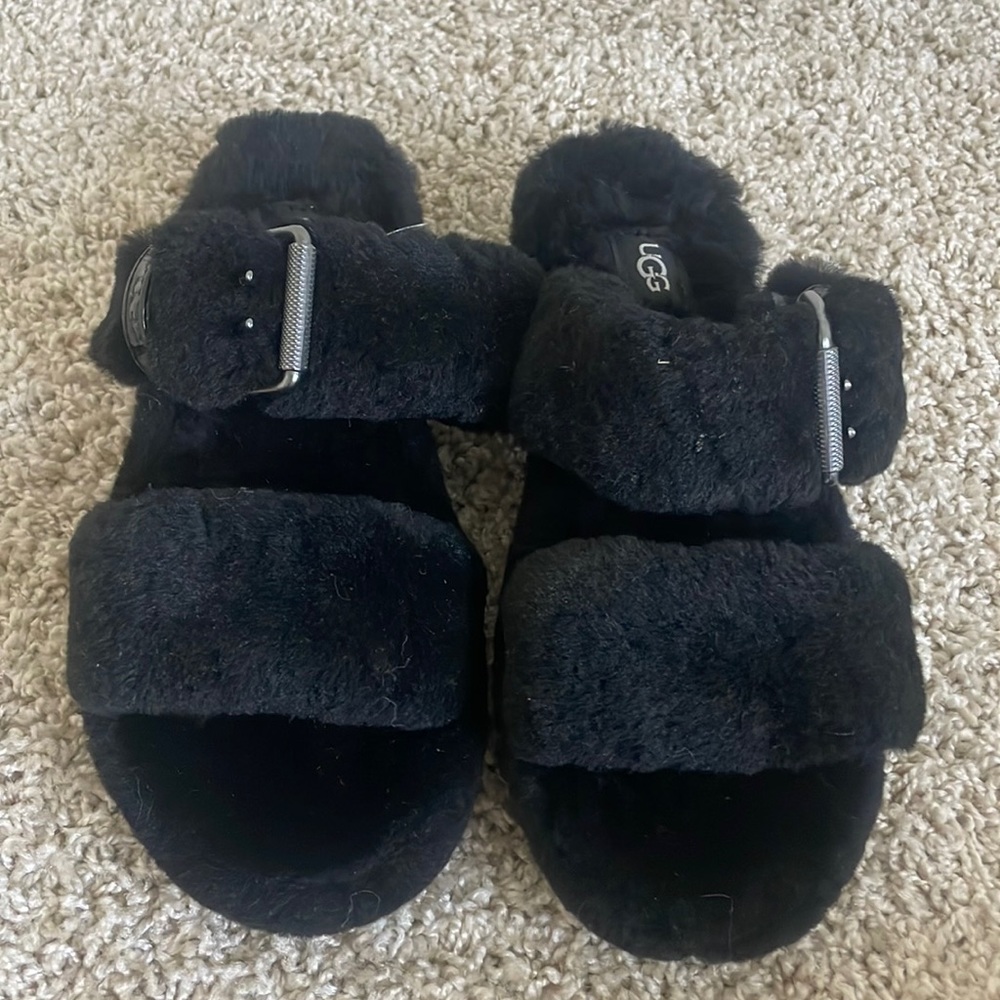 Black ugg sandals. New !